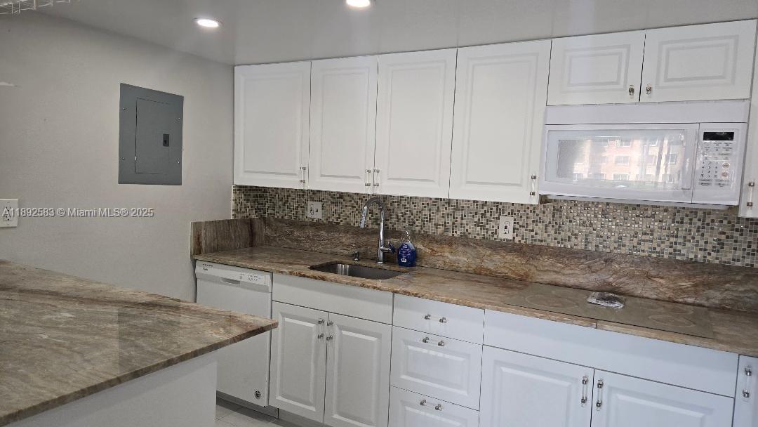 17600 NW 68th Ave B2002, Hialeah, フロリダ 33015, アメリカ合衆国