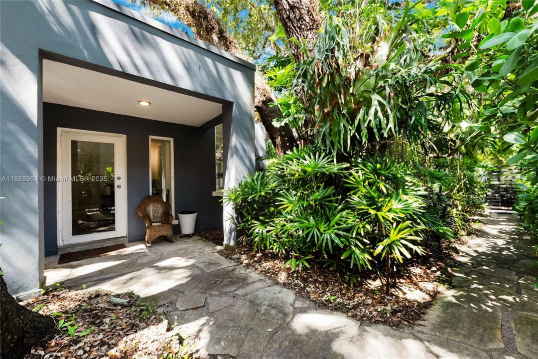 3940 Loquat Ave 3940, Miami, Флорида 33133, Соединенные Штаты