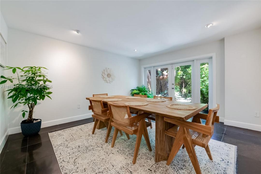 3940 Loquat Ave 3940, Miami, Флорида 33133, Соединенные Штаты