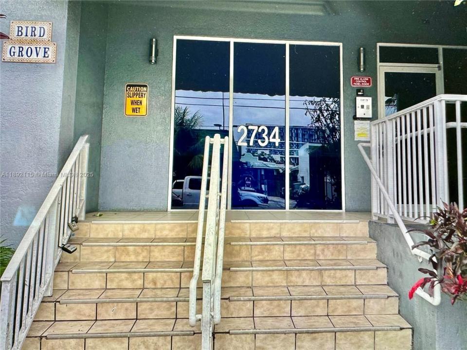 2734 Bird Ave 212, Miami, 佛羅里達州 33133, 美國