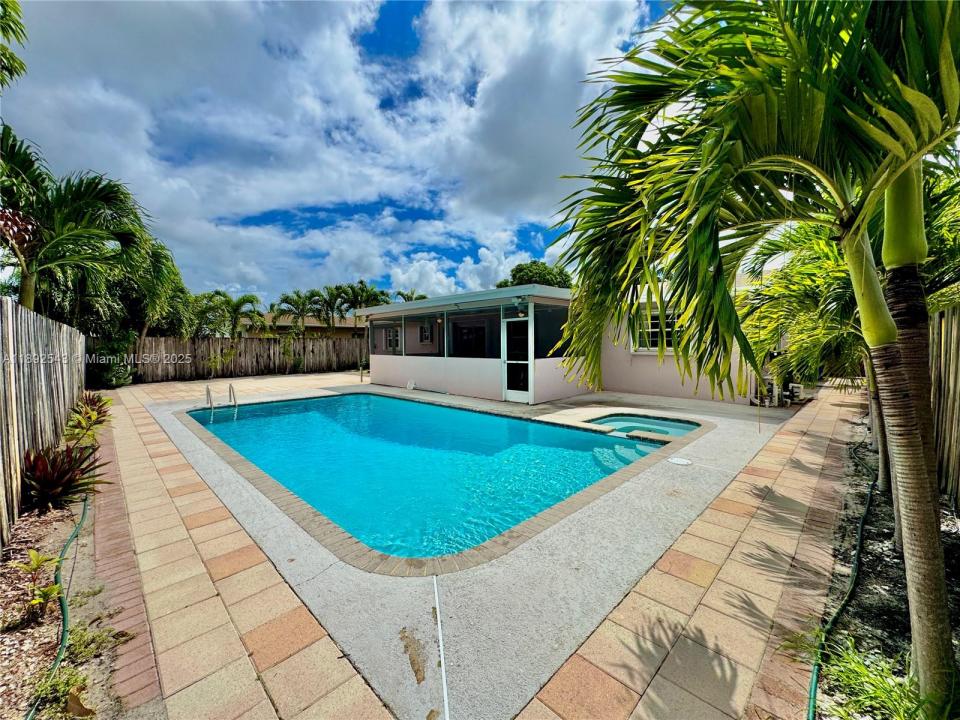 6875 NW 1st Ct, Margate, Florida 33063