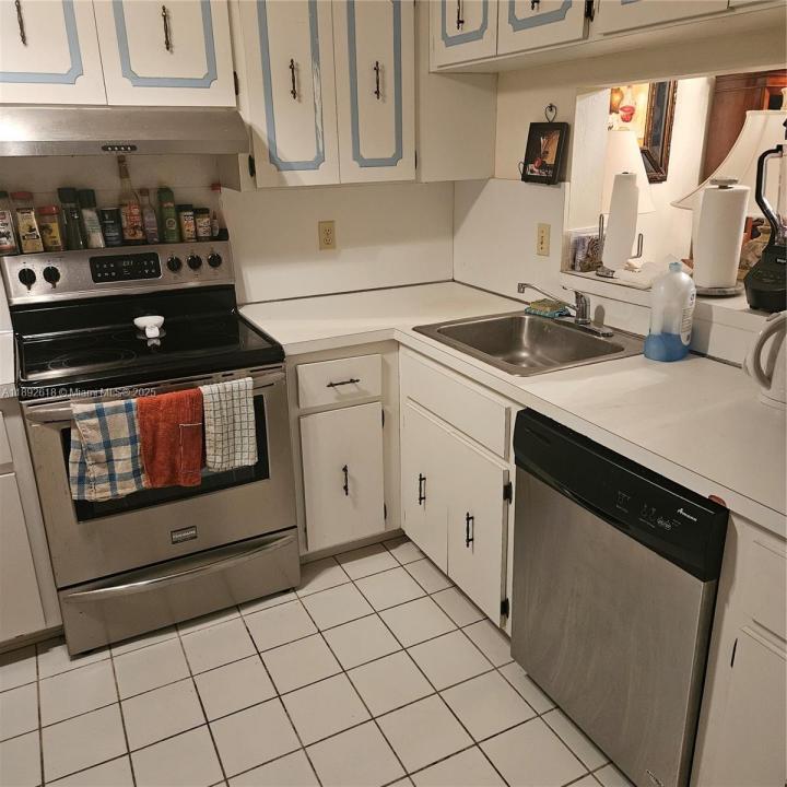 3571 Inverrary Dr 409, Lauderhill, Florida 33319