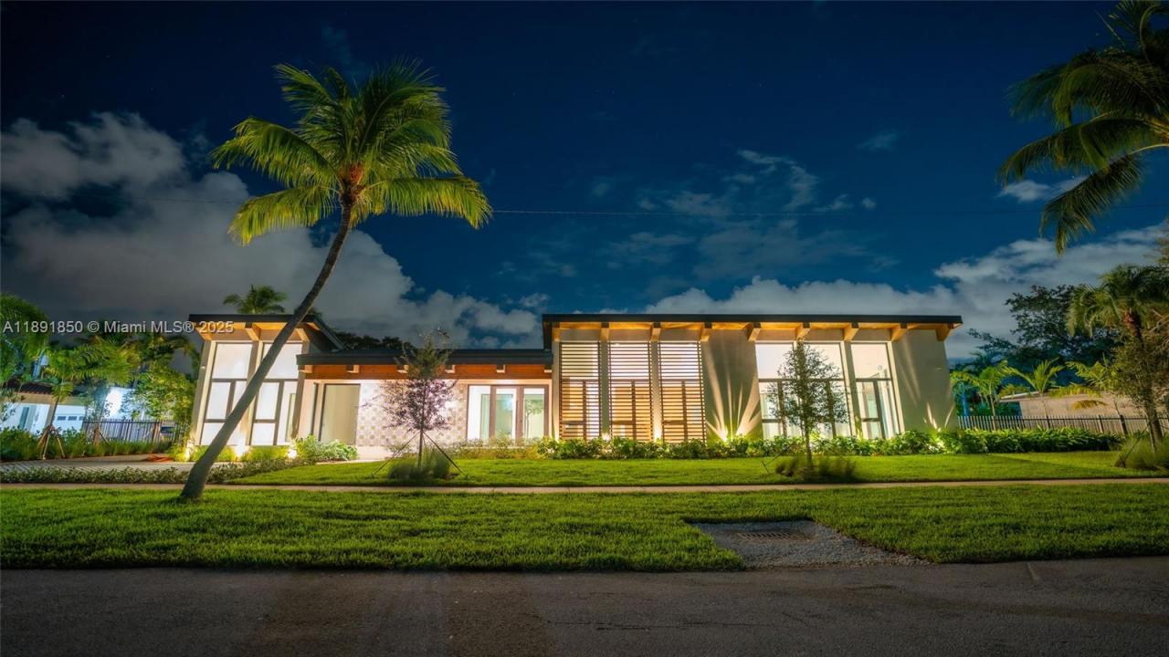 6716 San Vicente St, Coral Gables, Florida 33146