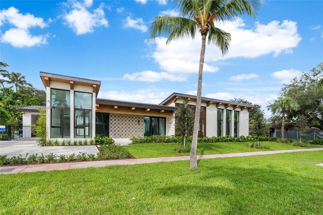 6716 San Vicente St, Coral Gables, Florida 33146