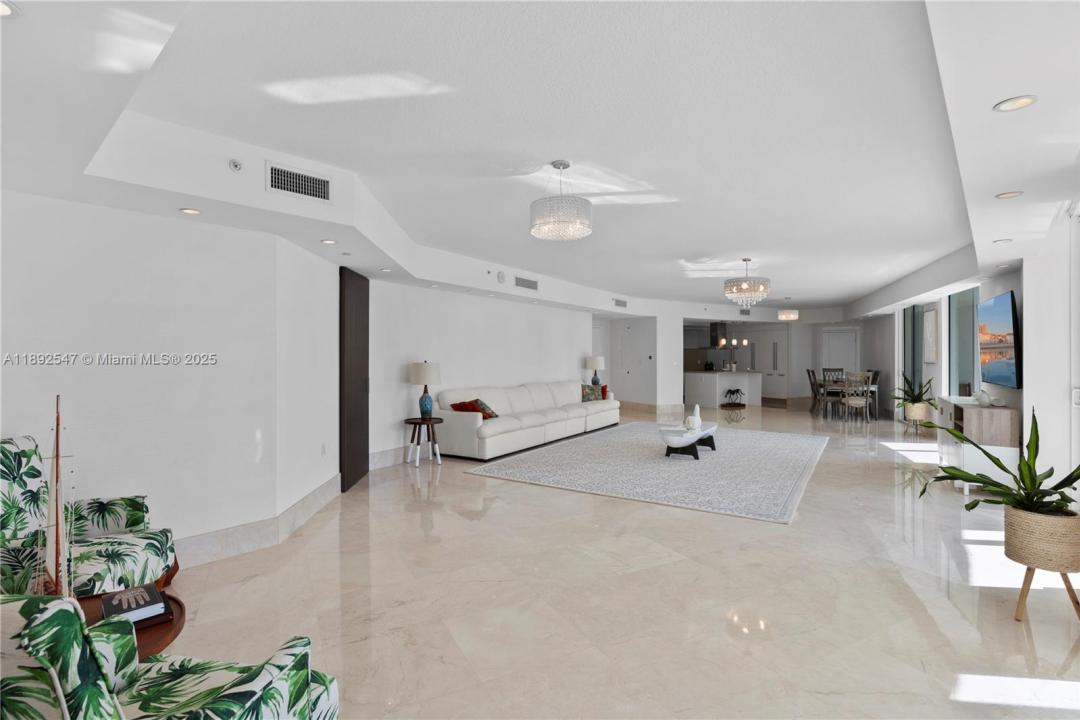 200 Sunny Isles Blvd 2-UPH3, Sunny Isles Beach, Florida 33160