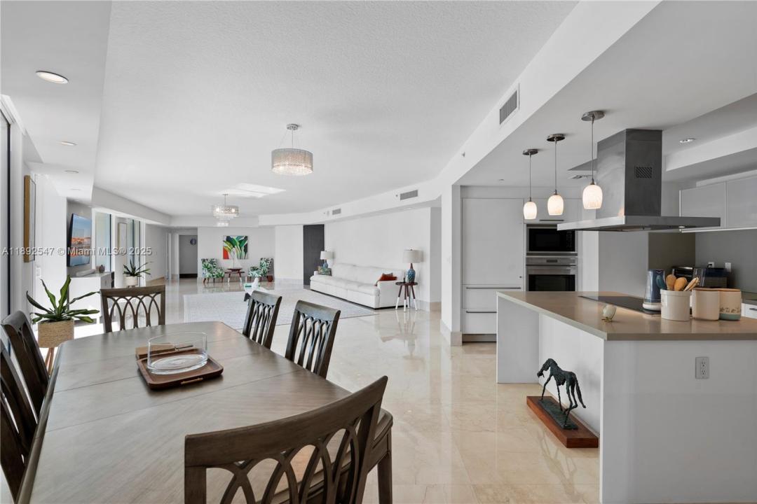 200 Sunny Isles Blvd 2-UPH3, Sunny Isles Beach, Florida 33160