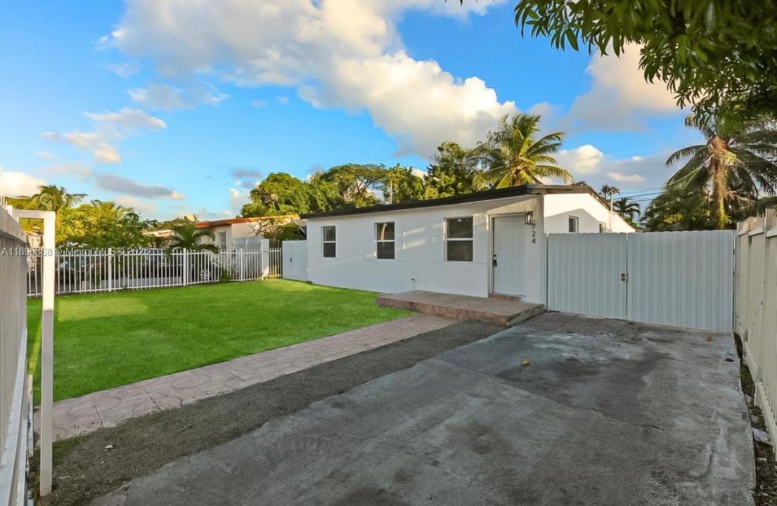 724 Burlington St n/a, Opa-Locka, Florida 33054
