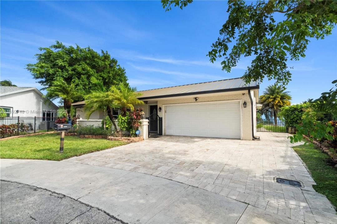 1901 NW 41 st street, Oakland Park, Florida 33309
