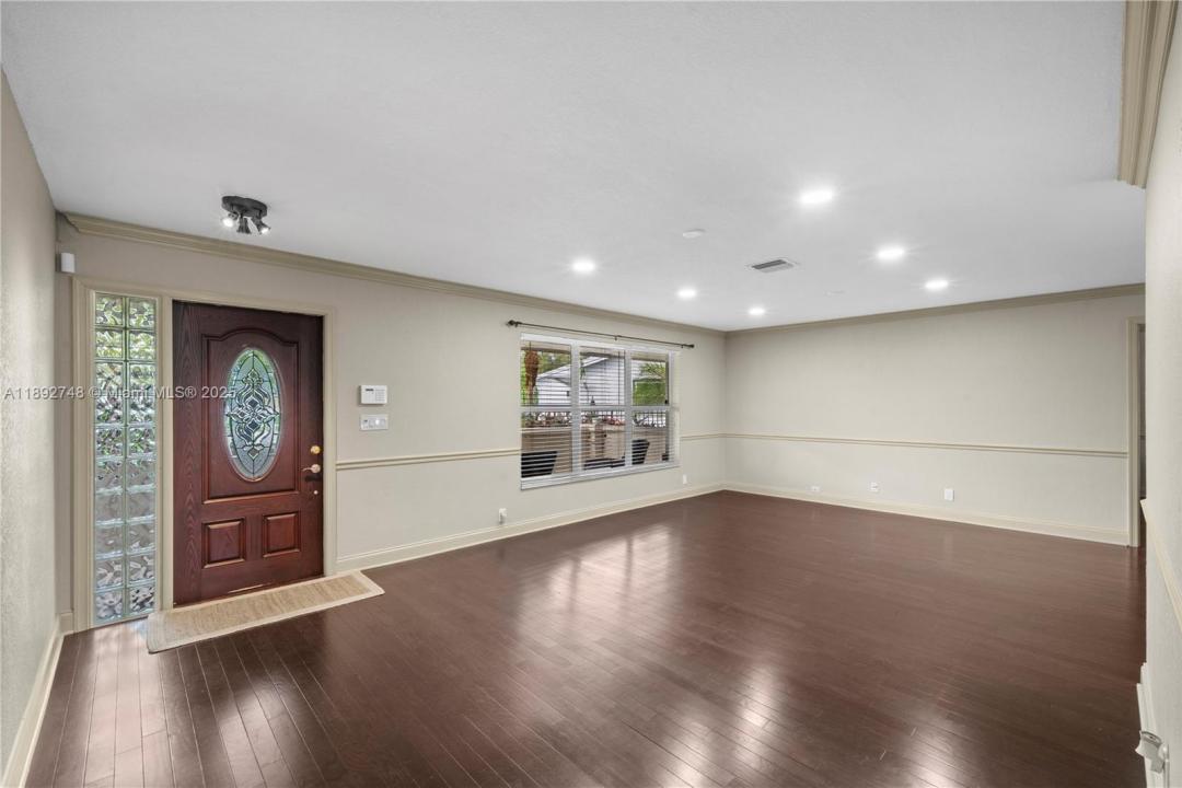 1901 NW 41 st street, Oakland Park, Florida 33309