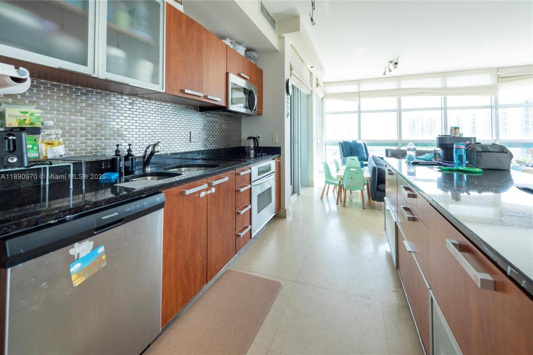 3131 NE 188th St 2-808, Aventura, Flórida 33180, Estados Unidos