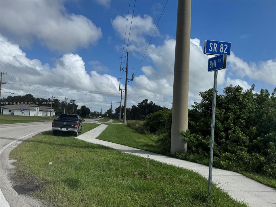 861 BARCIA, Lehigh Acres, Florida 33974, Amerika Birleşik Devletleri