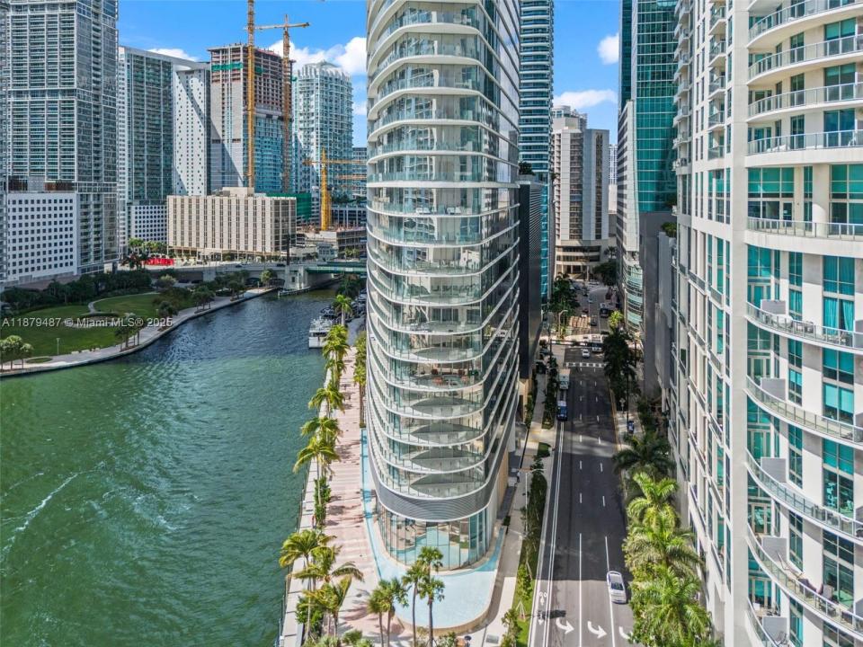300 Biscayne Blvd Way 2409, Miami, Флорида 33131, Соединенные Штаты