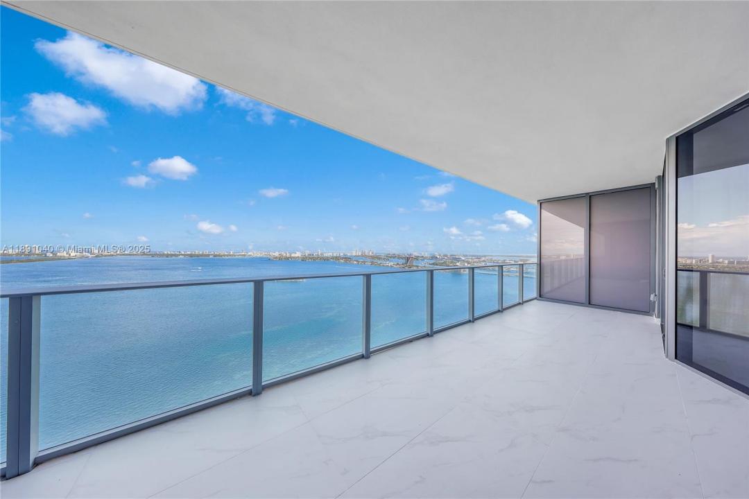 700 NE 24 St 3402, Miami, Florida 33137, Stati Uniti