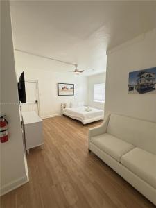 545 Michigan Ave 1, Miami Beach, Florida 33139, USA