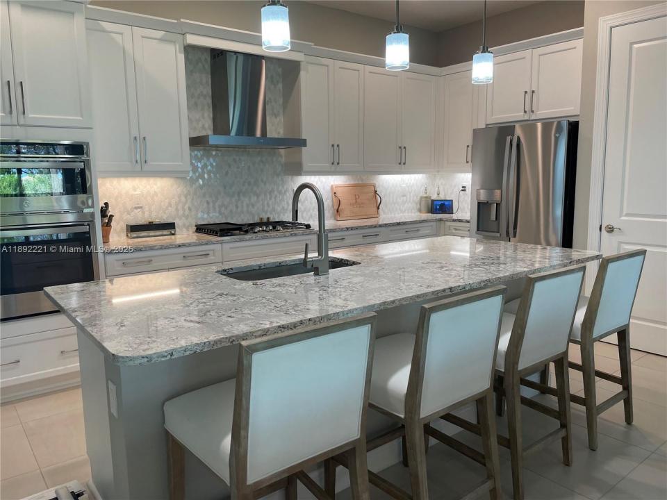 4960 Surfside Circle, Bradenton, Florida 34211