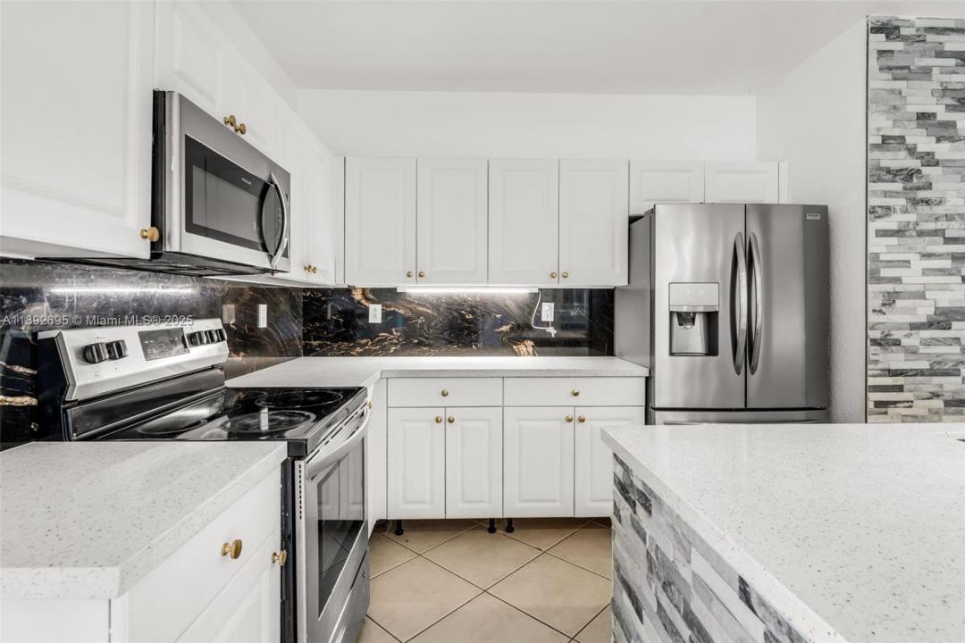 9227 SW 227th St ., Cutler Bay, 플로리다 33190, 미국