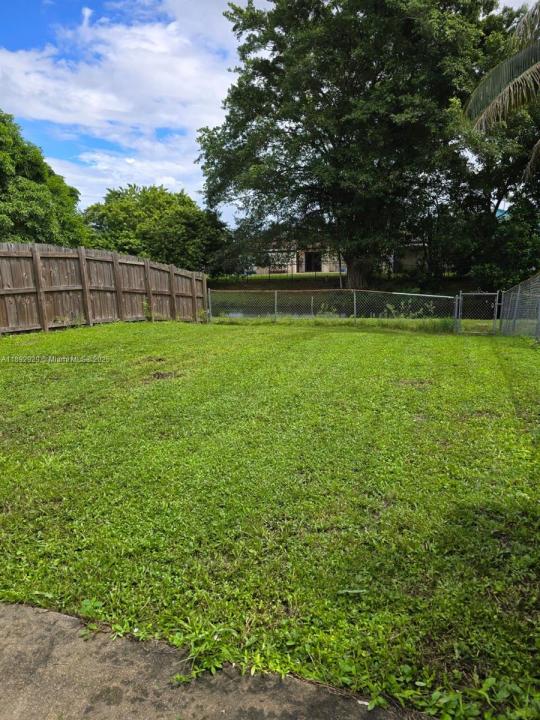 1213 SW 74th Ave 1213, North Lauderdale, Flórida 33068, Estados Unidos