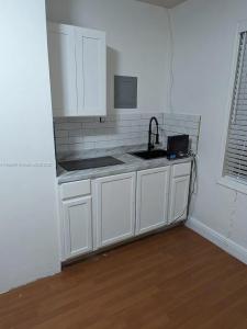 435 SW 33rd Ave 2, Miami, Florida 33135, USA