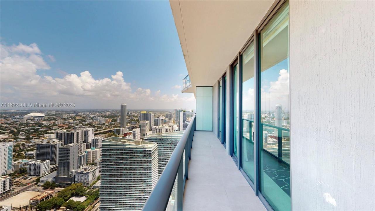 1300 S Miami Ave PH5209, Miami, Флорида 33130, Соединенные Штаты