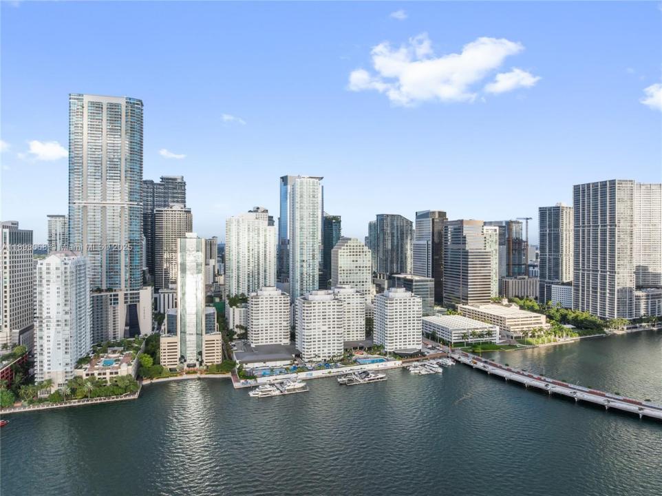 905 Brickell Bay Dr 230, Miami, Floride 33131, États-Unis