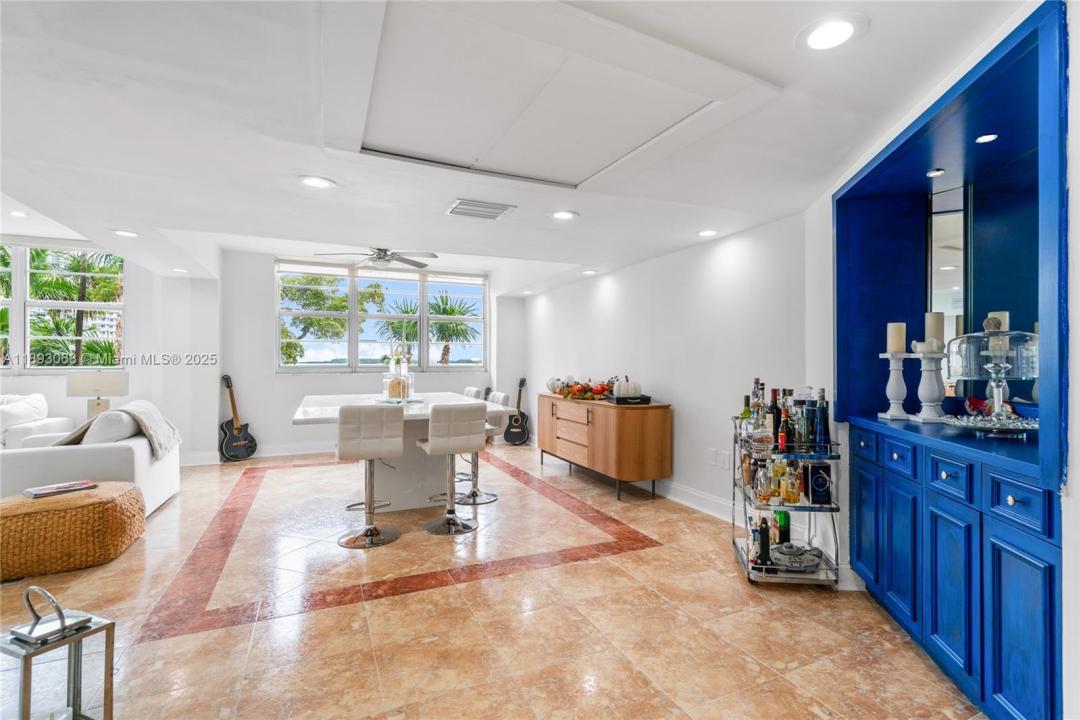 905 Brickell Bay Dr 230, Miami, Floride 33131, États-Unis