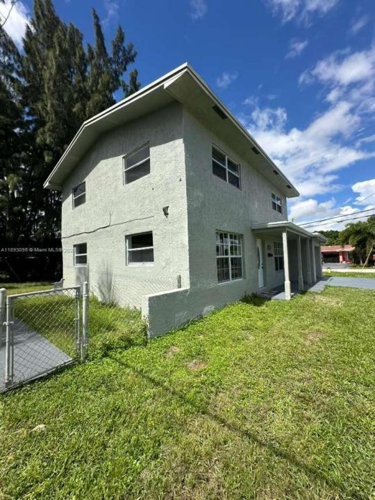 1189 NW 45th Ave, Lauderhill, Flórida 33313, Estados Unidos