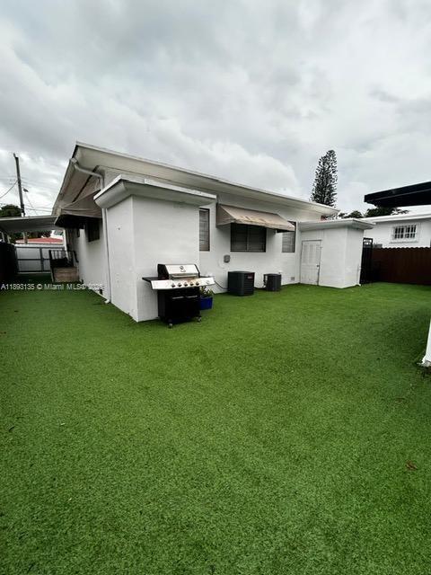 1947 NW 33rd St 1, Miami, フロリダ 33142, アメリカ合衆国