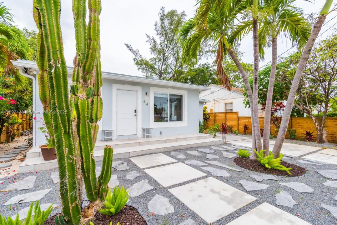 44 NW 40th St, Miami, Florida 33127