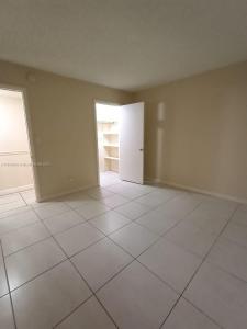 430 Commodore Dr 104, Plantation, Florida 33325, USA