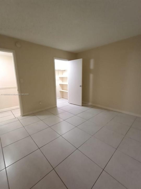 430 Commodore Dr 104, Plantation, Florida 33325, Estados Unidos