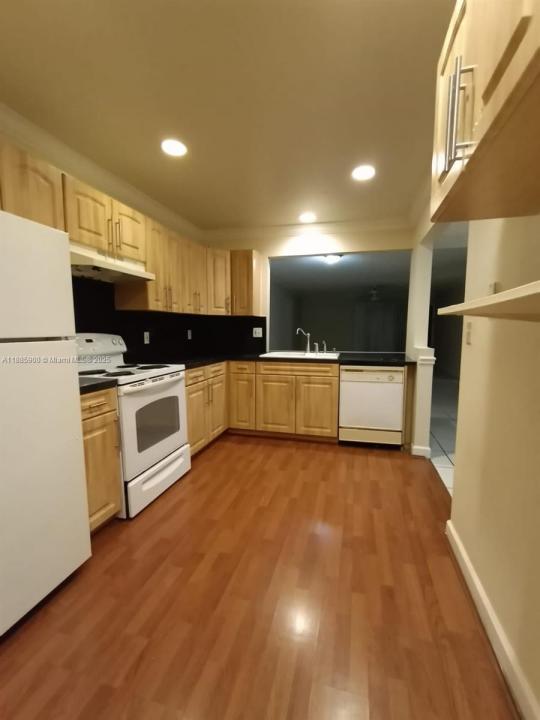 430 Commodore Dr 104, Plantation, Florida 33325, Estados Unidos
