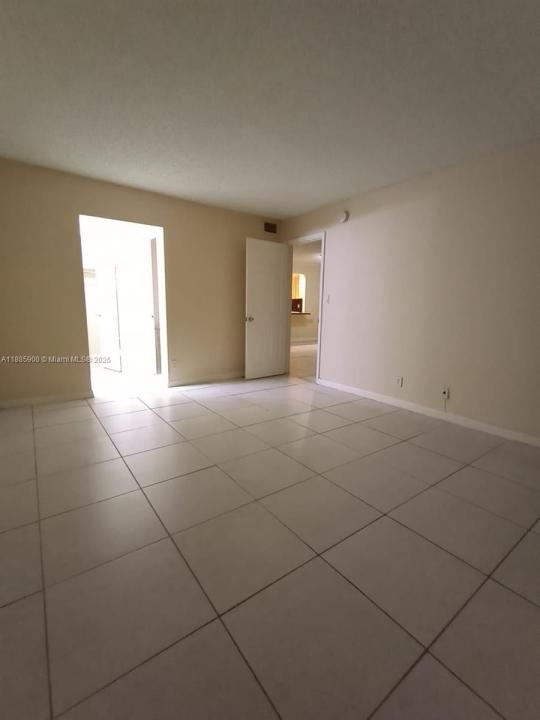 430 Commodore Dr 104, Plantation, Florida 33325, Estados Unidos