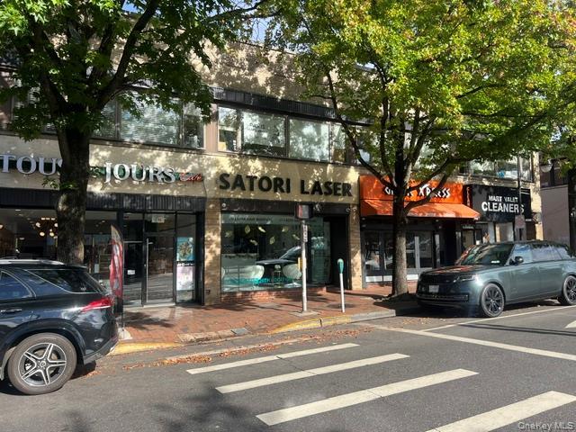 39 Great Neck Road, North Hempstead, New York 11021, États-Unis