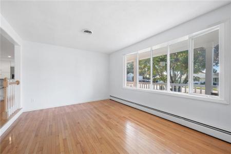 31 Conifer Drive, North Providence, Rhode Island 02904, Stati Uniti