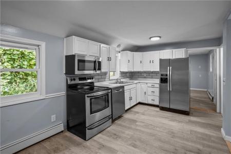 135 Lippitt Avenue, Cranston, Rhode Island 02921, USA