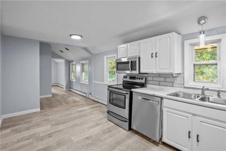 135 Lippitt Avenue, Cranston, Rhode Island 02921, USA