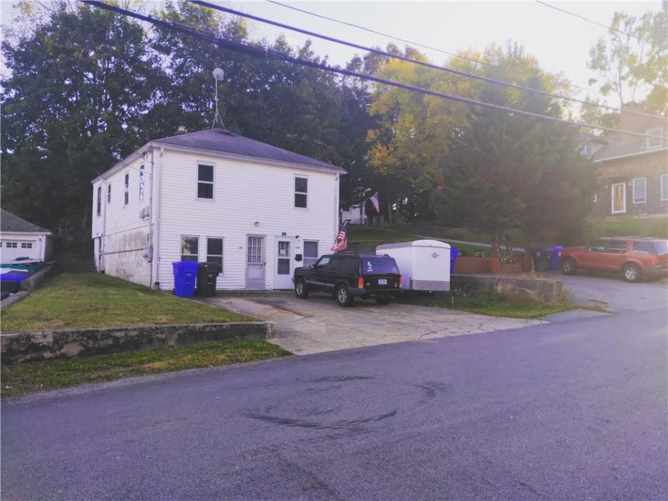 48 Youngs Avenue, West Warwick, Rhode Island 02893, Estados Unidos
