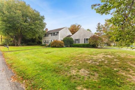7 Gadsby Lane, Tiverton, Rhode Island 02878, USA