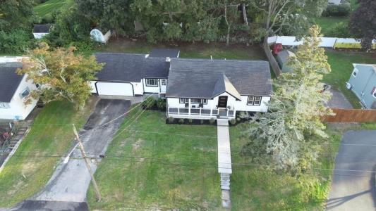 109 Kaufman Road, Tiverton, Rhode Island 02878, USA