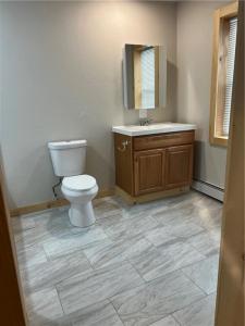 703 providence Street B, West Warwick, Rhode Island 02893, États-Unis