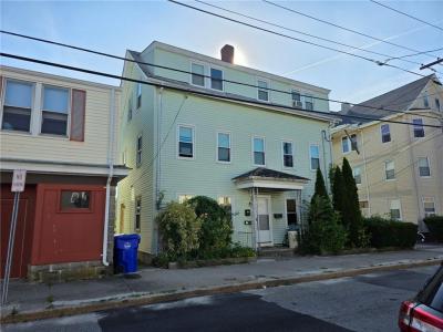 230 Washington Street 3, Central Falls, 罗得岛 02863, 美国