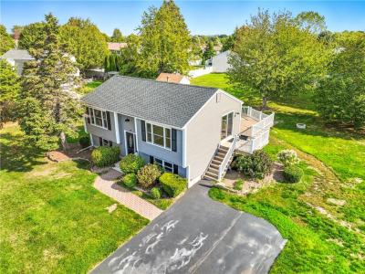 19 Cows Path, Middletown, Rhode Island 02842, USA