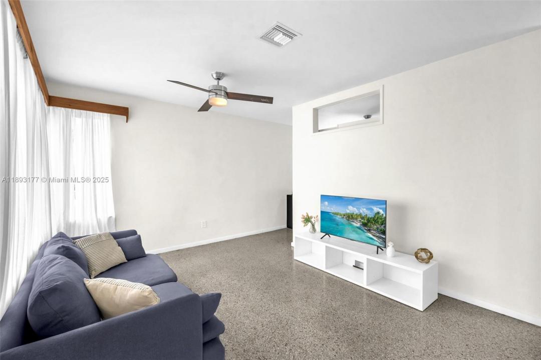 1381 NE 152nd St, North Miami Beach, Florida 33162, Amerika Birleşik Devletleri