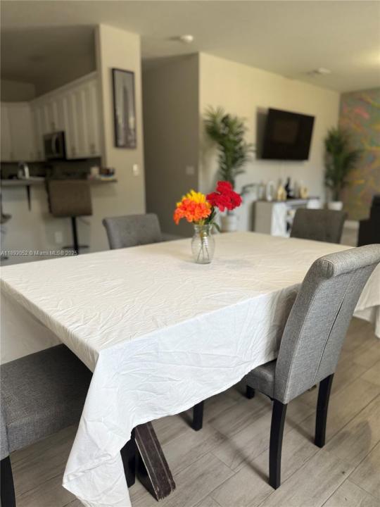 409 NW 13th Ave, Fort Lauderdale, Flórida 33311, Estados Unidos