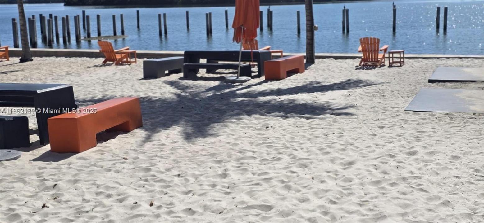 650 NE 64 G608, Miami, 佛羅里達州 33138, 美國