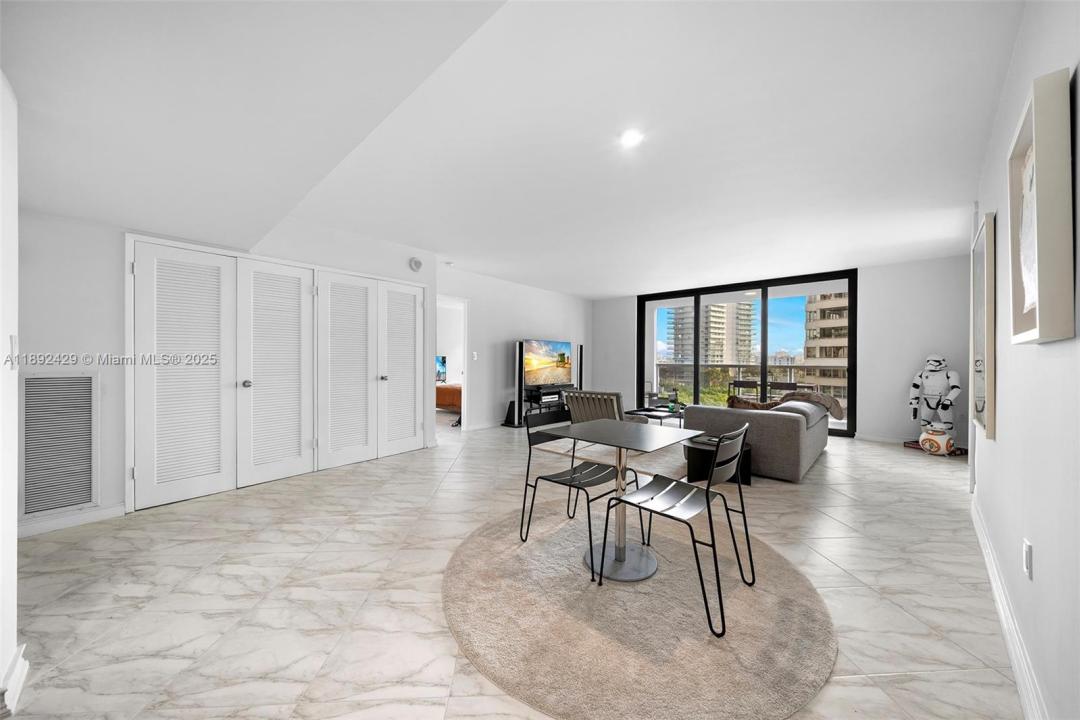 9 Island Ave 710, Miami Beach, Флорида 33139, Соединенные Штаты