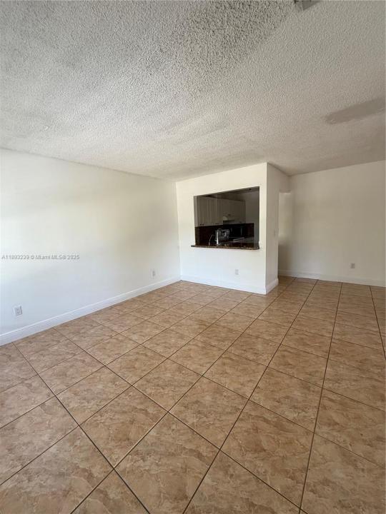 2530 W 67th Pl 23-29, Hialeah, Florida 33016