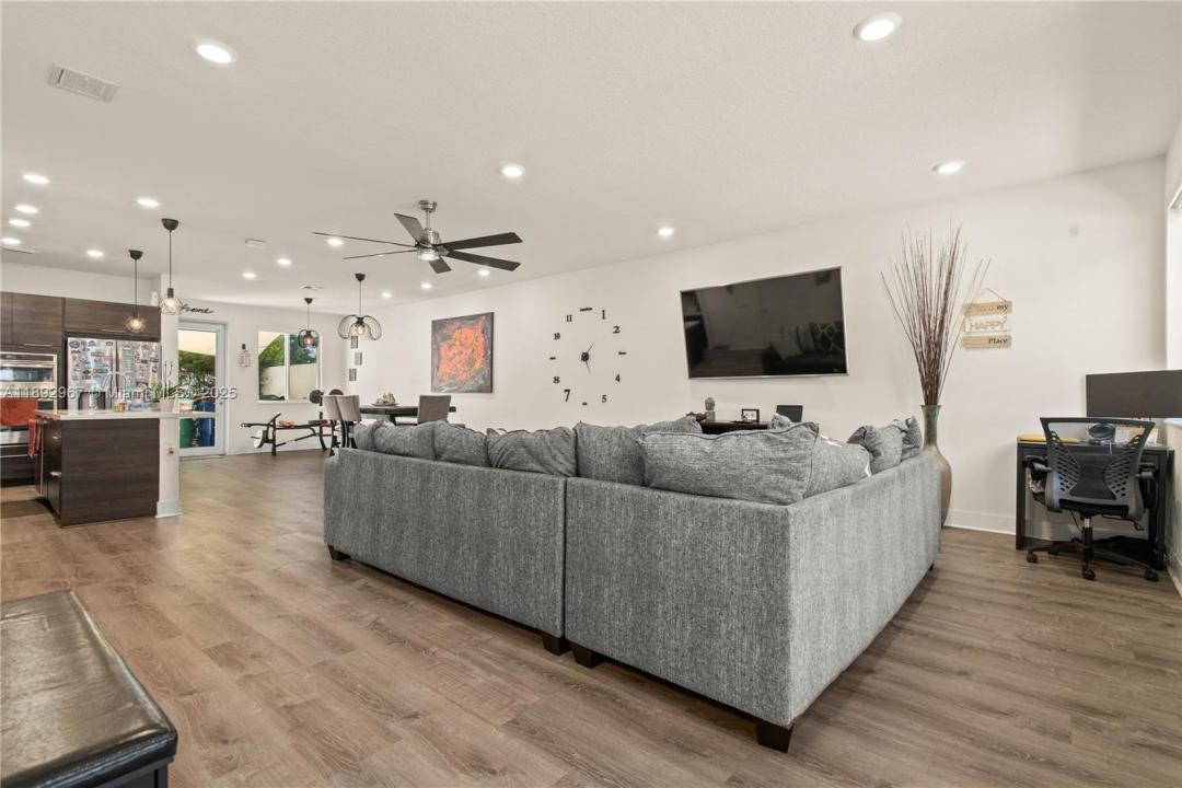 10450 NW 67th St, Doral, Flórida 33178, Estados Unidos