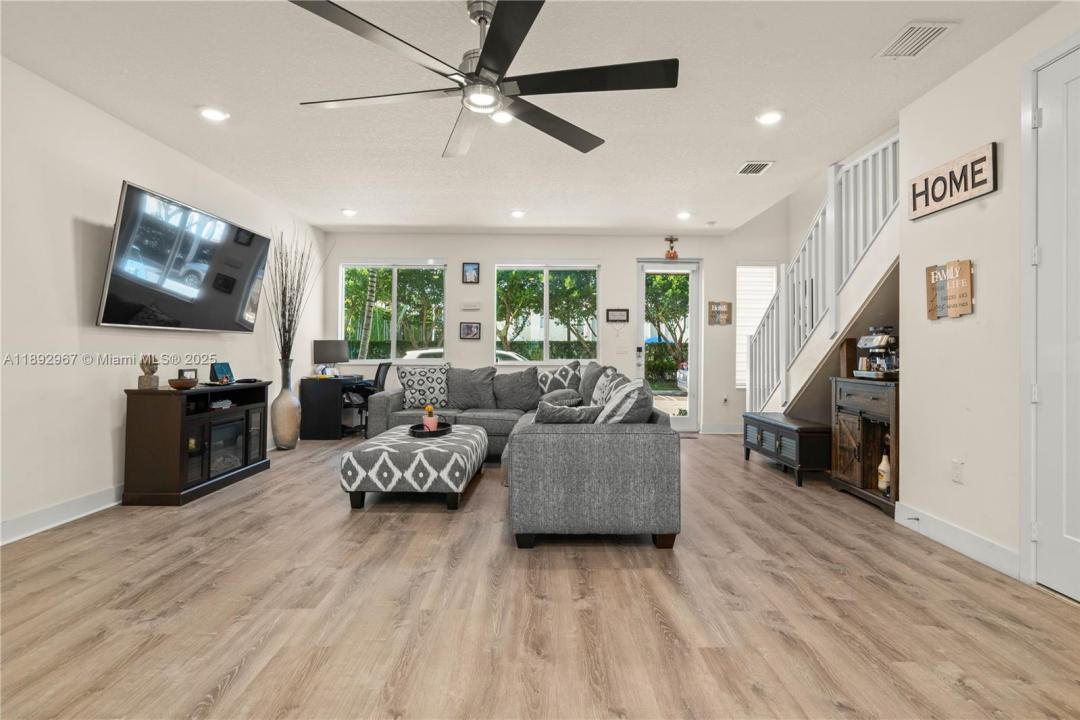 10450 NW 67th St, Doral, Flórida 33178, Estados Unidos