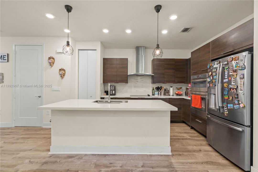 10450 NW 67th St, Doral, Flórida 33178, Estados Unidos